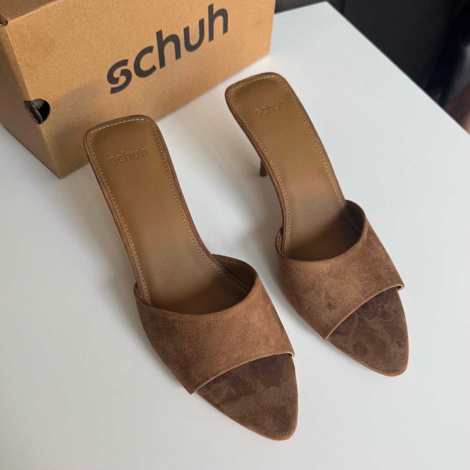 Schuh mule heels -