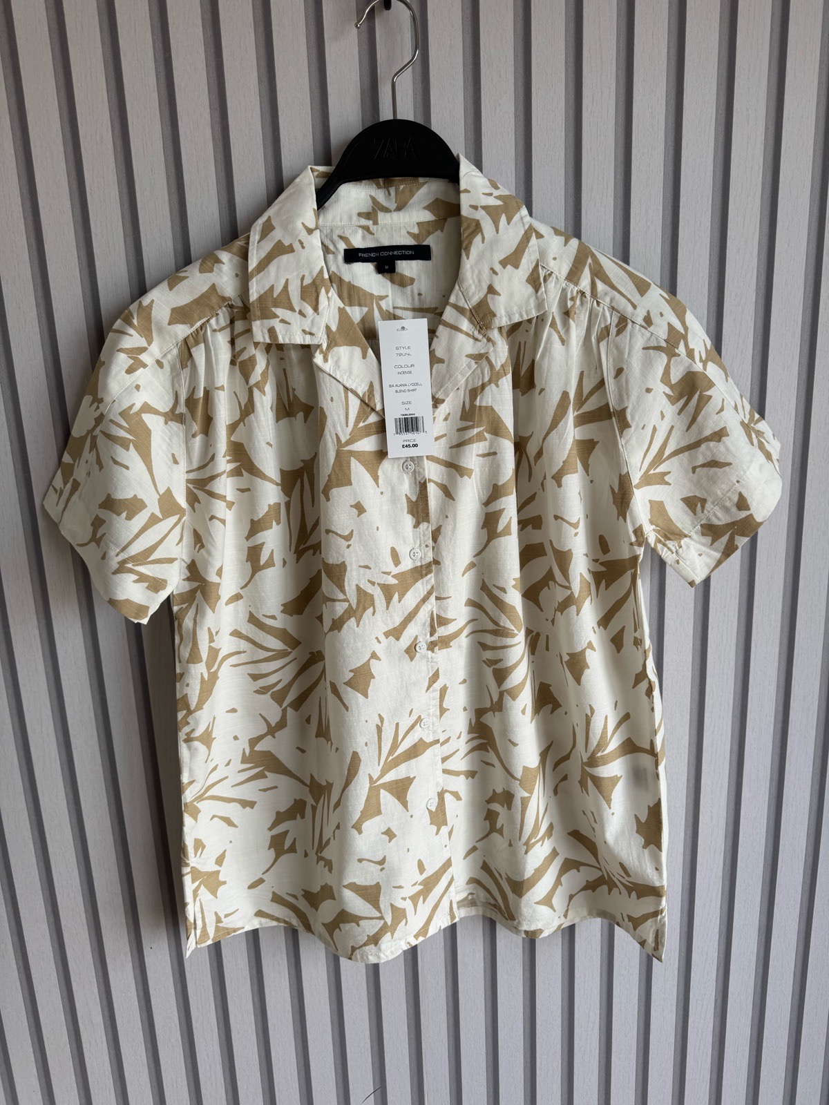 French Connection white & beige tropical print short sleeve shirt size M