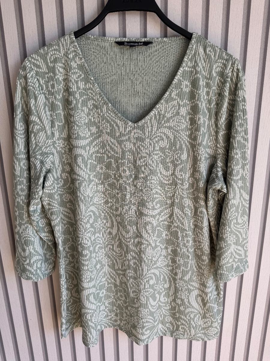 Bonmarche sage green patterned V neck 3/4 sleeve top size 18
