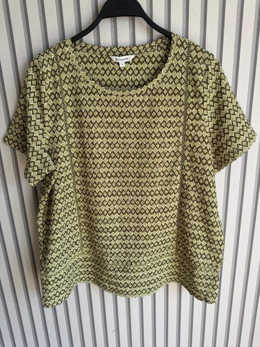 Bonmarche Green geometric print short sleeve top size 18