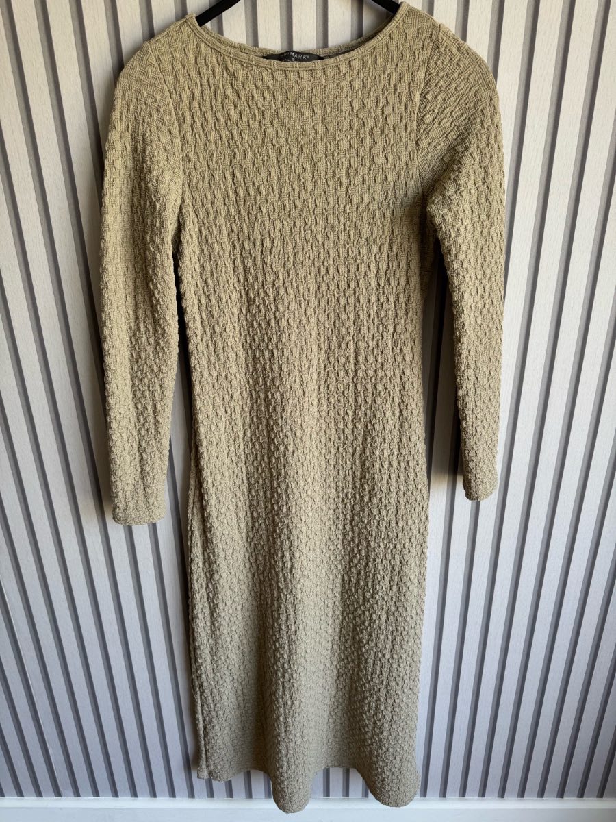 Primark beige textured maxi dress with long sleeves size S