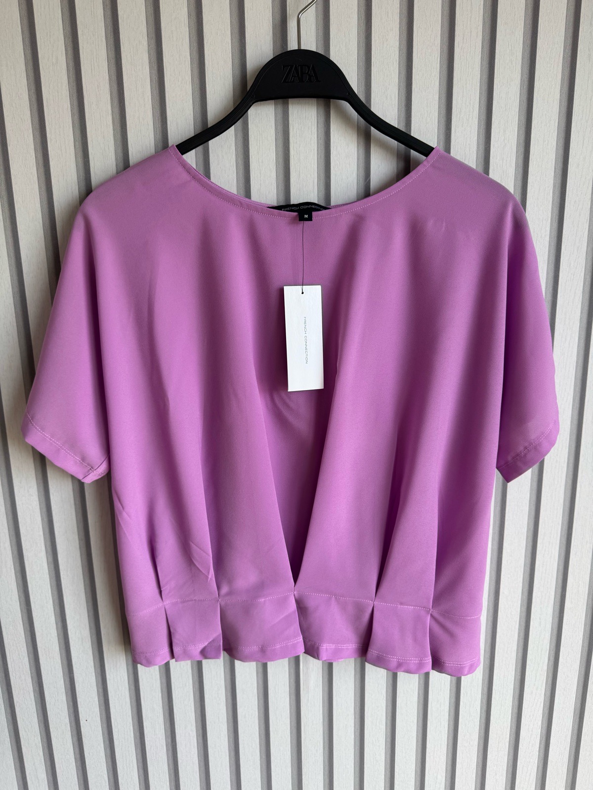 French Connection pink violet pleated short sleeve top size M new with tags