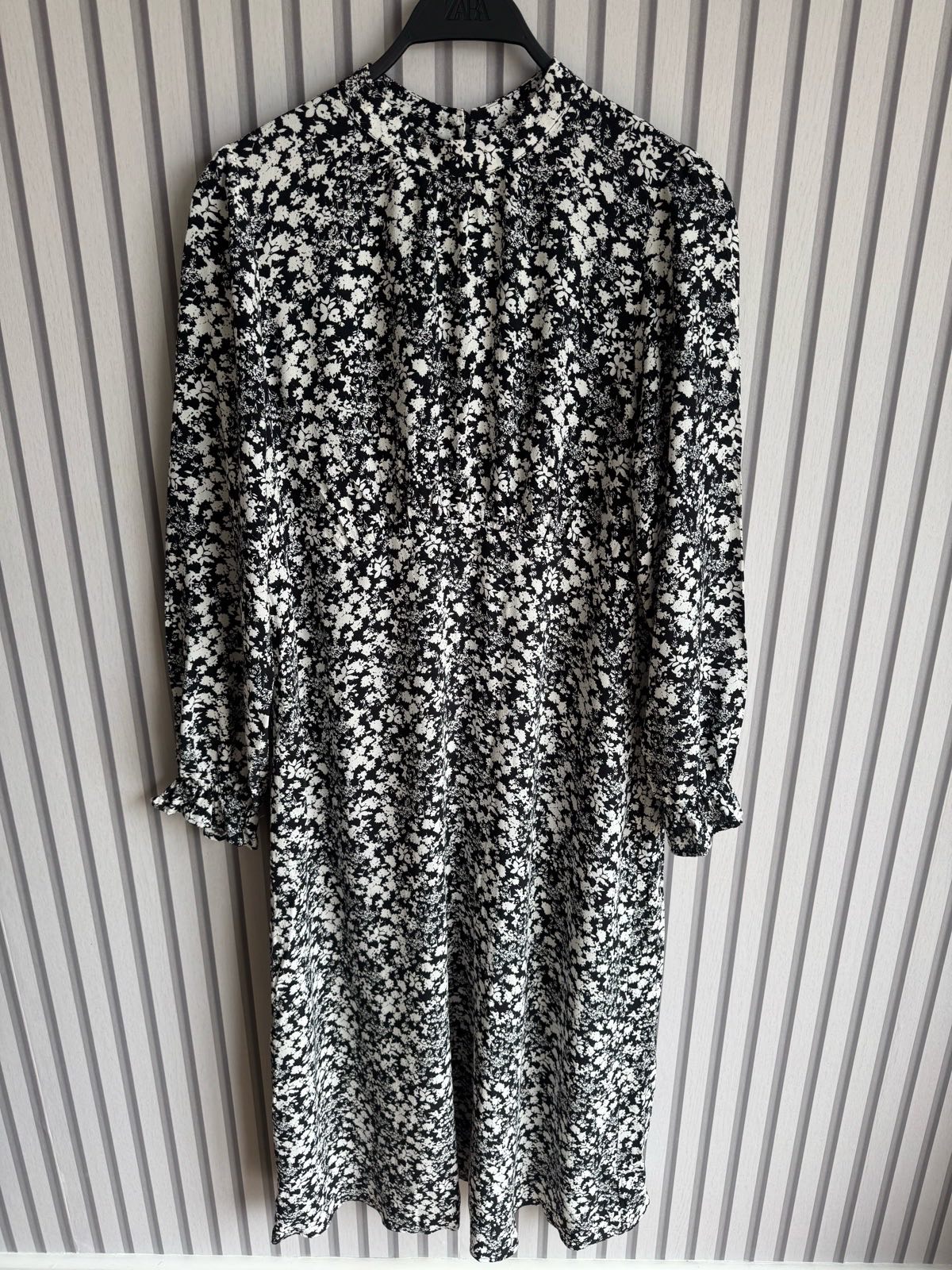 M&S black & white floral long sleeve midi dress size 16