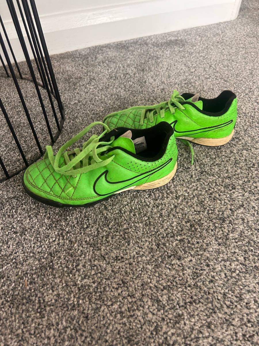Boys Nike Astro trainers