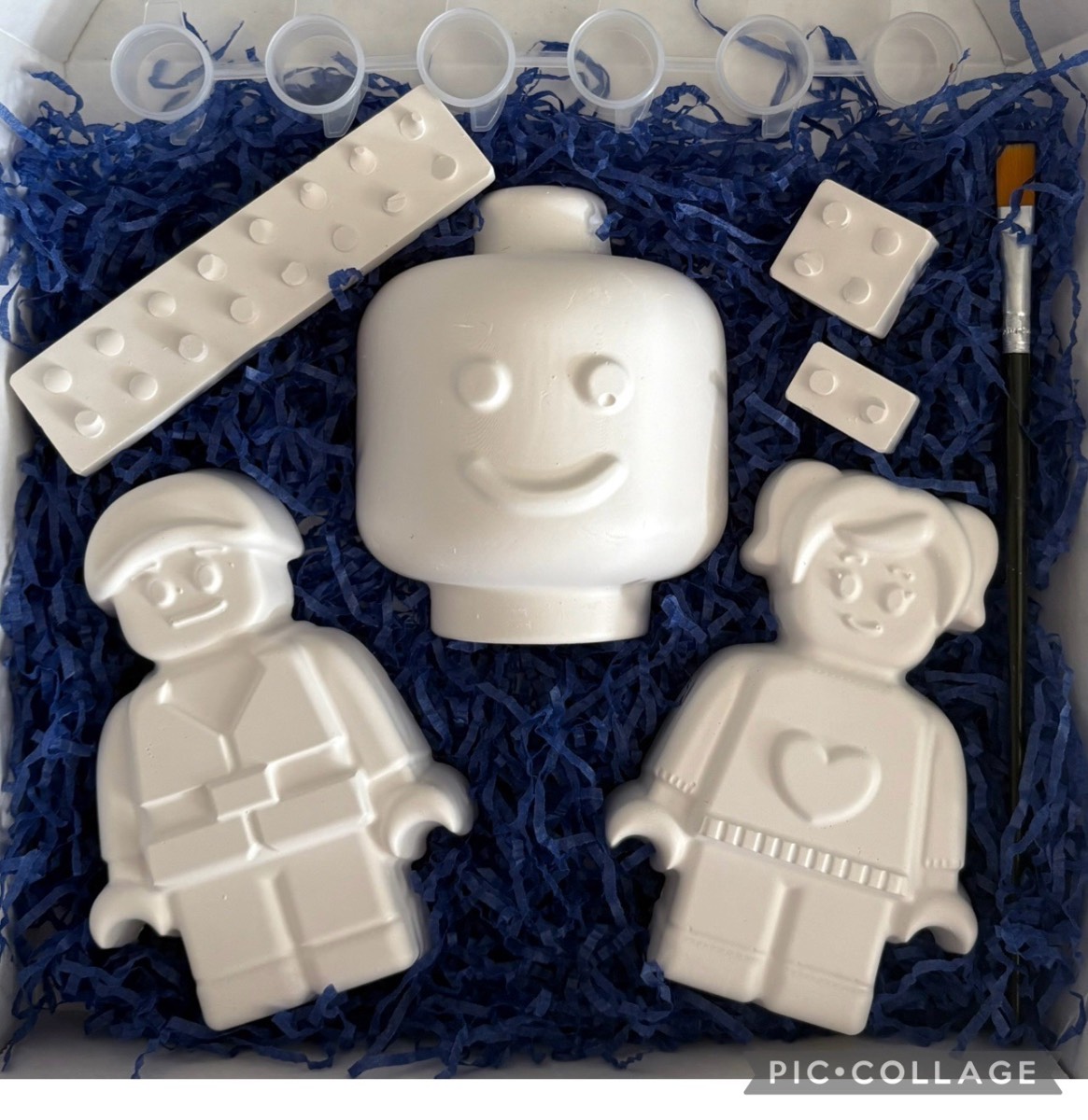 Lego paint your own plaster kit with a choice of coloured paper & 6 paints