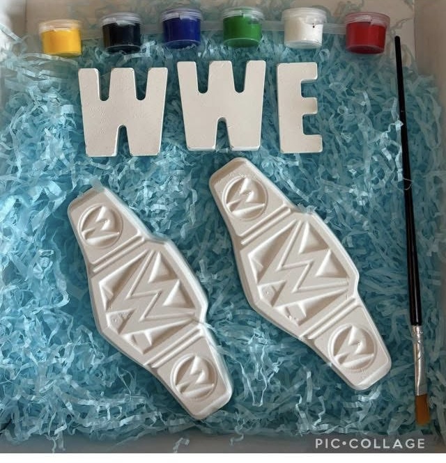 Wrestling belt paint your own boxed plaster kit