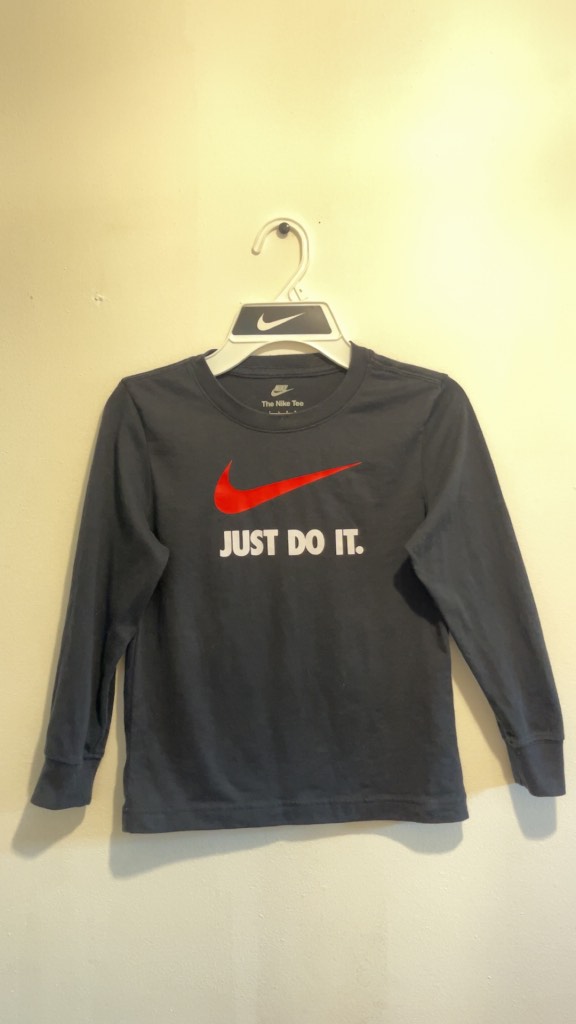 Nike Boys' Long-Sleeve T-Shirt