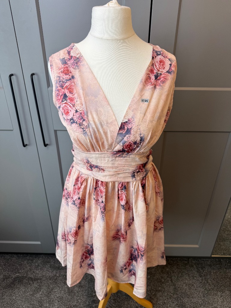 Chic Me Rose Print Skater Dress Deep V-Neck Blush UK 10-12