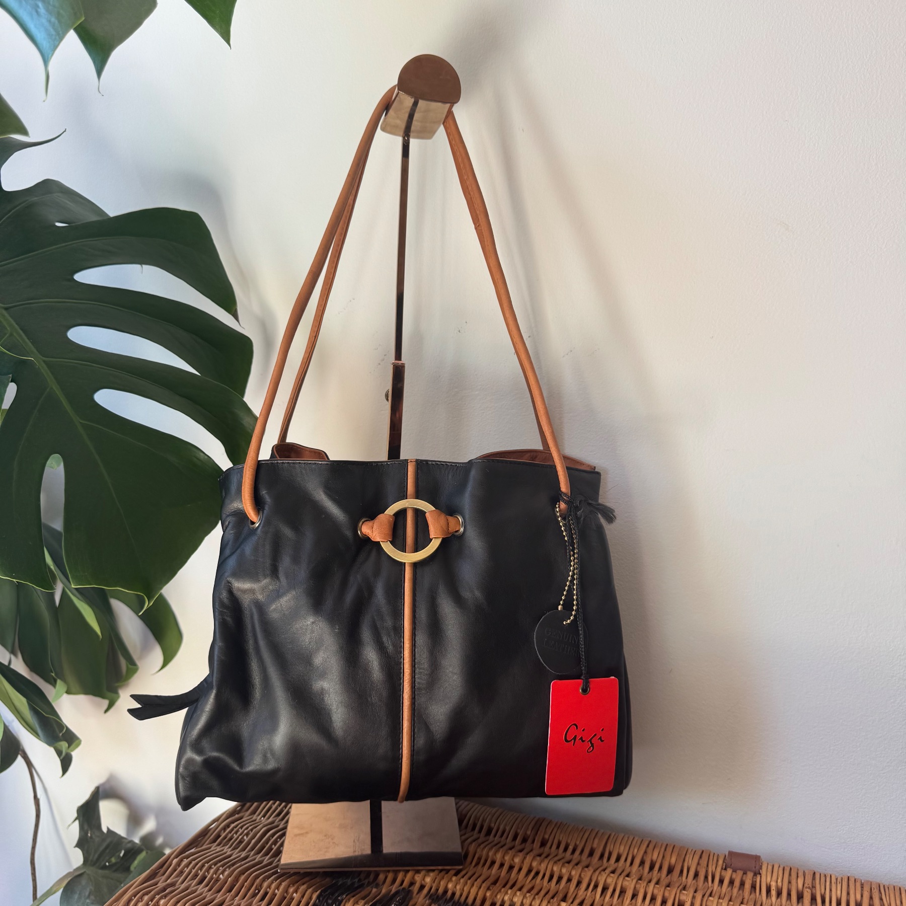 Vintage Y2K genuine leather Gigi handbag brand new