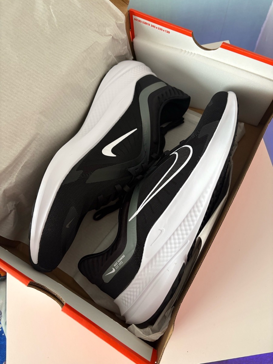 Men’s quest 5 Nike trainers size 11 BNIB