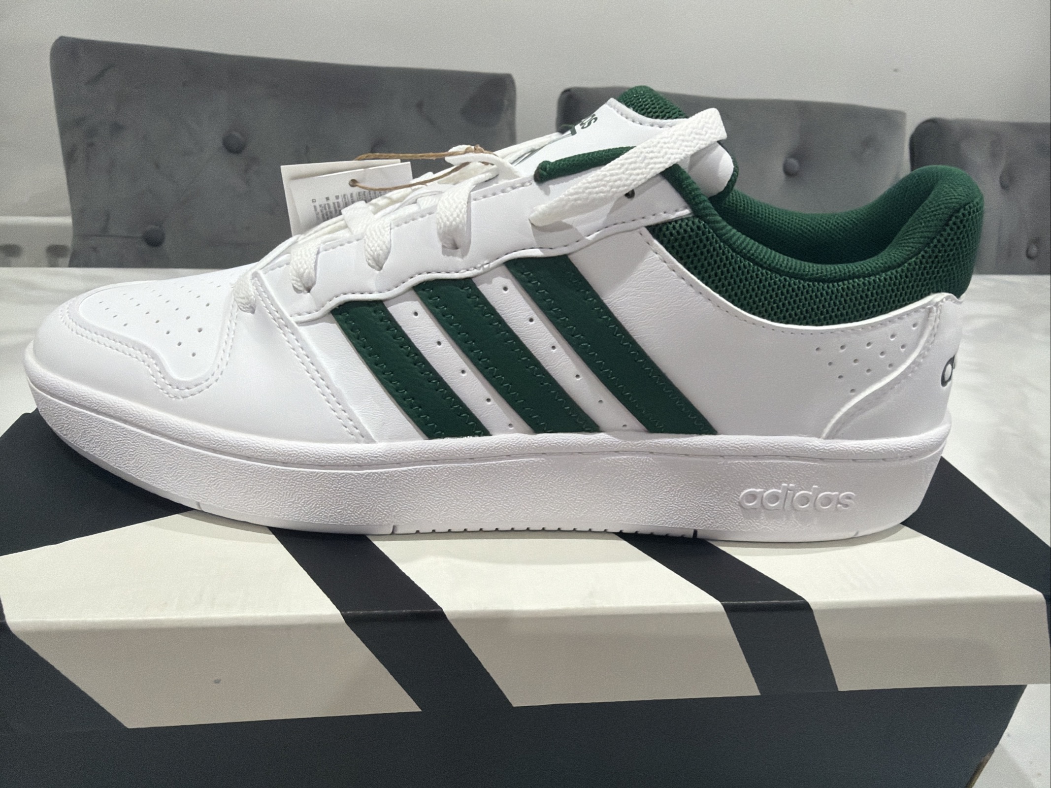 Adidas hoops men’s size 9