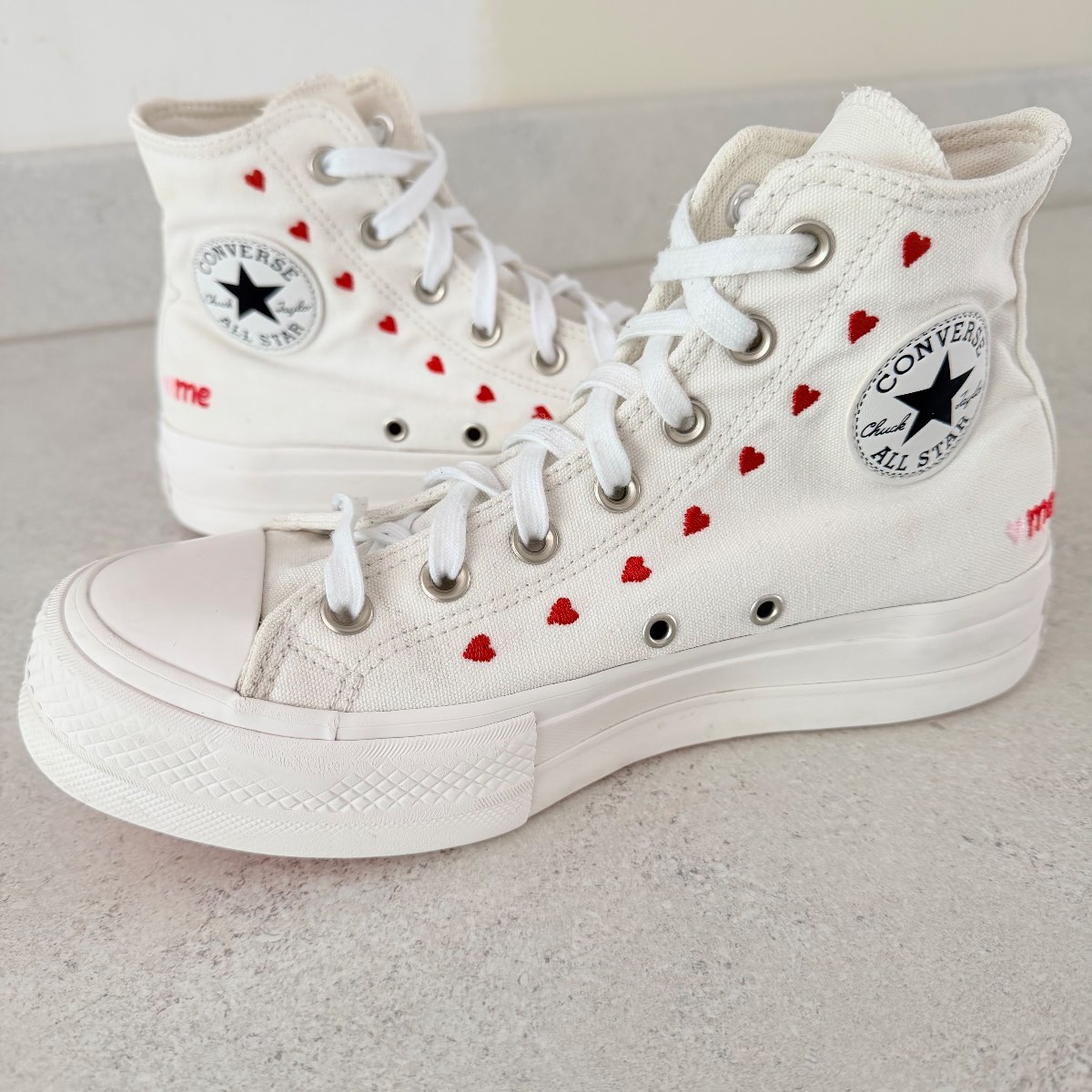 Converse Chuck Taylor All Star Hi Top women’s UK6 White Sneakers with love hearts