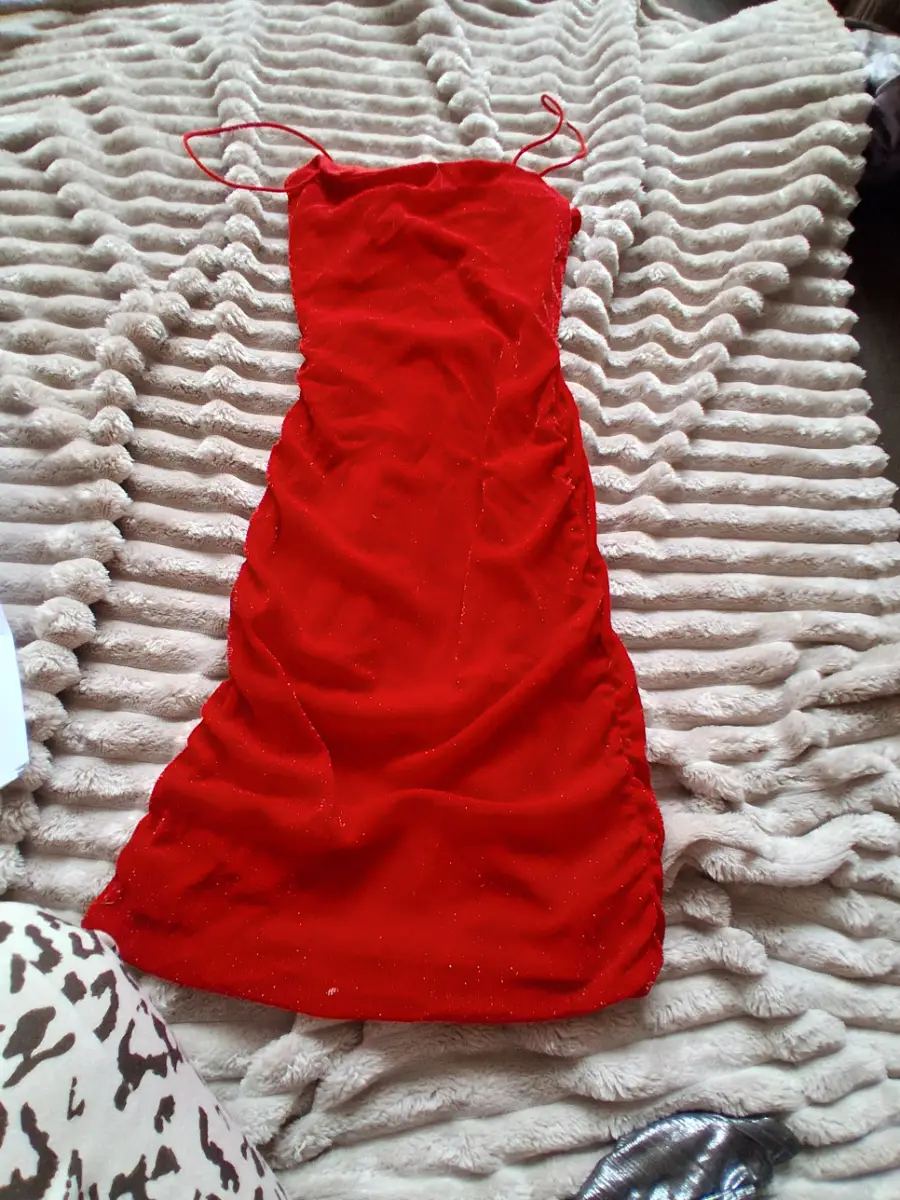 Red bodycon dress