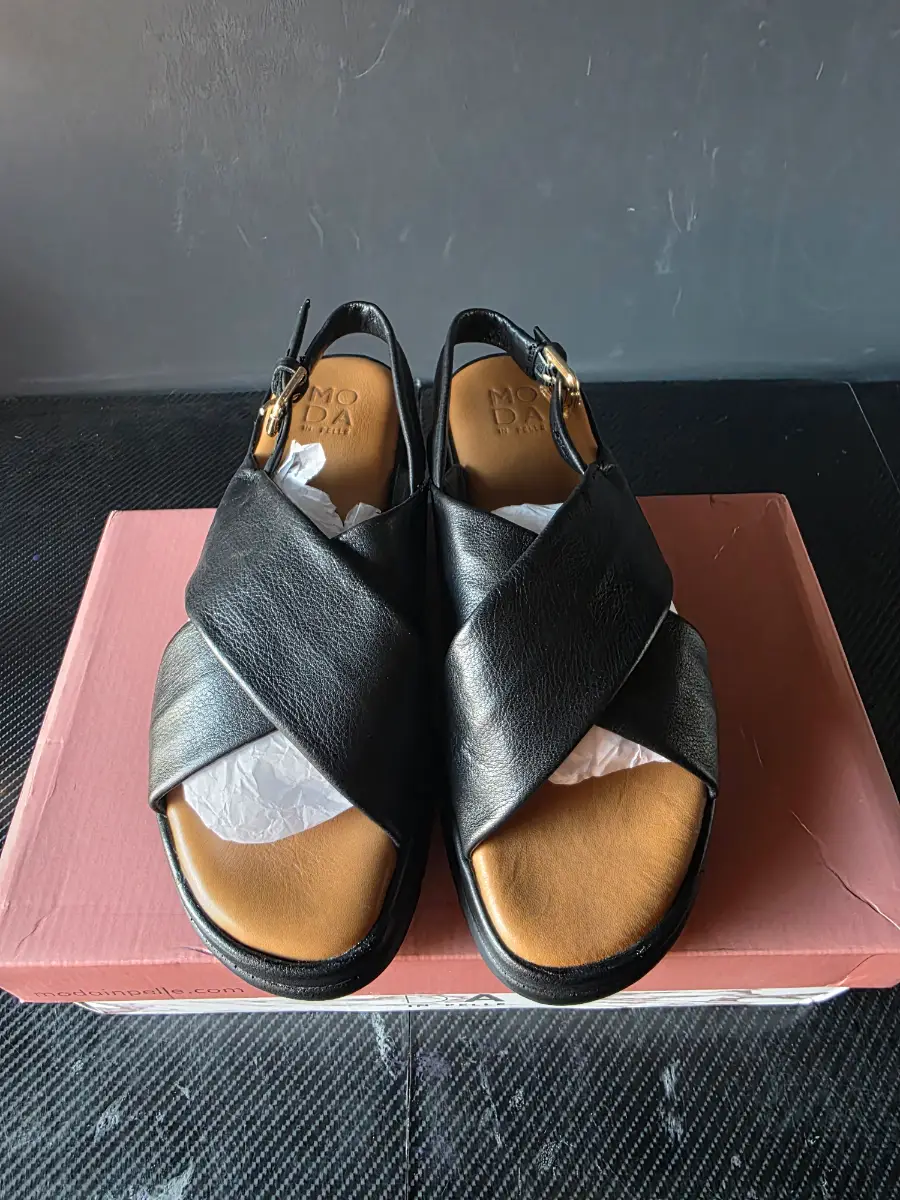Moda in Pele sandals