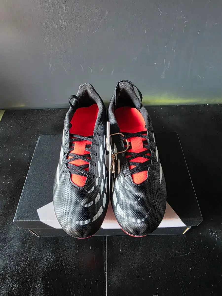 Adidas Predator club football boots
