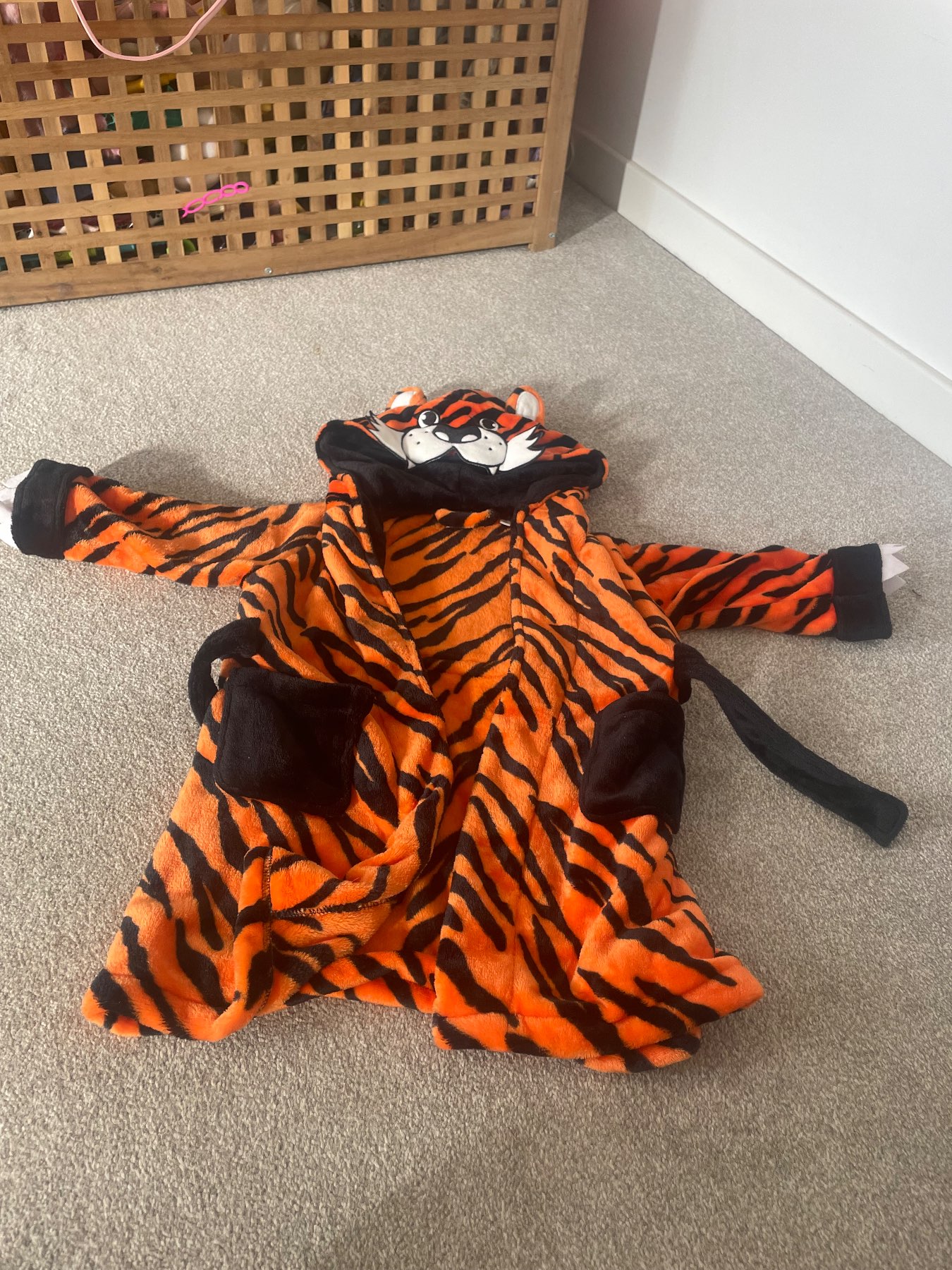 Tiger dressing gown age 2-3 years