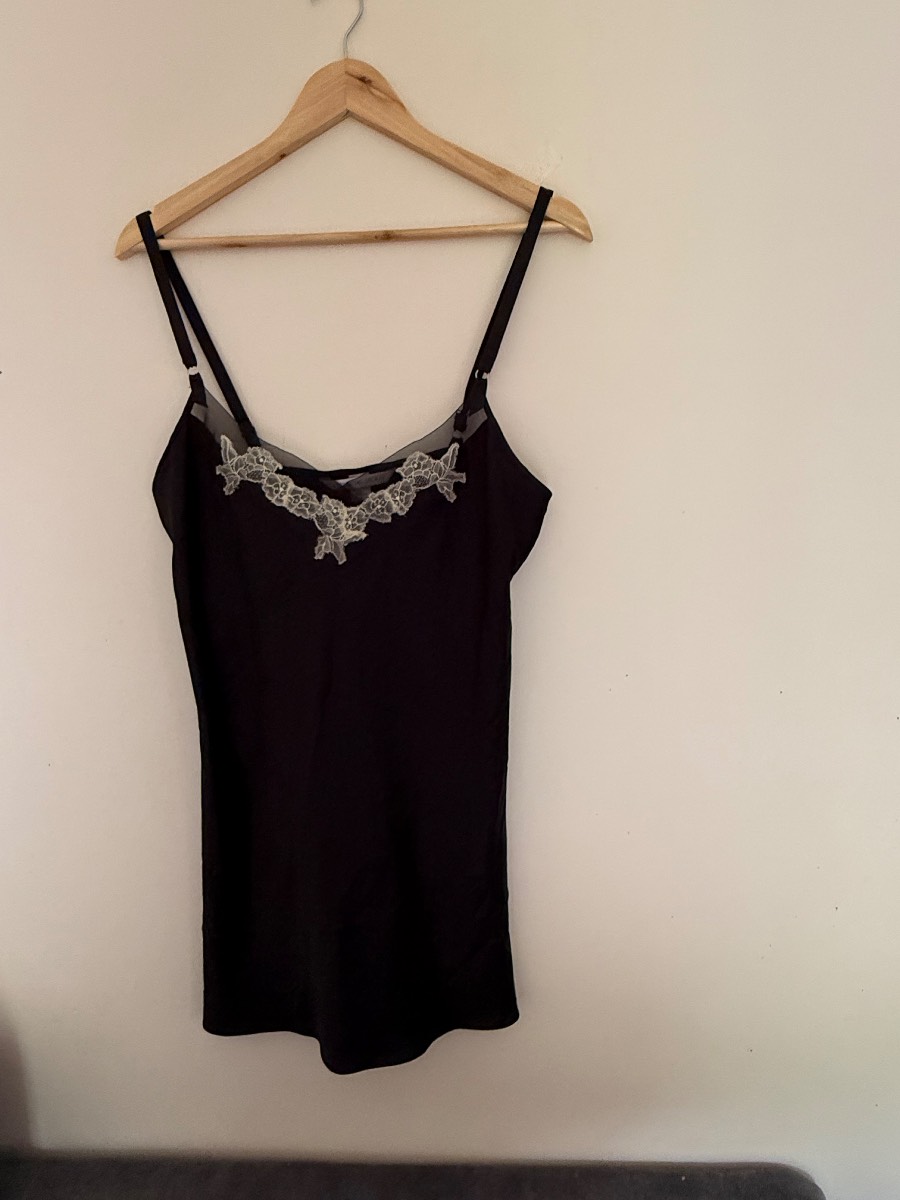 Vintage 2008 Victoria's Secret Black Satin & Cream Lace Chemise Slip Top M