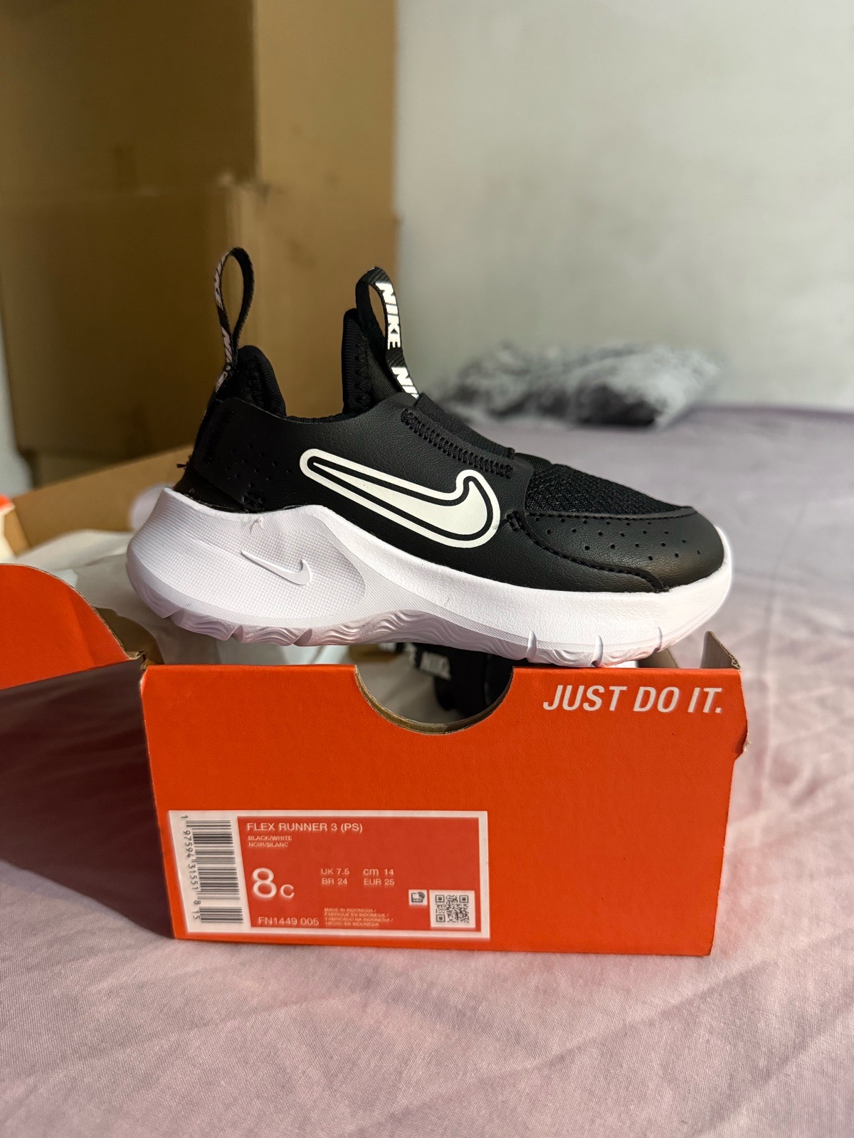 Nike infant slip on uk size 7.5