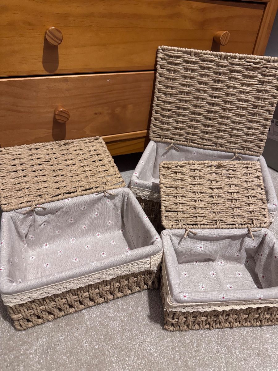 Set of 3 Storage Basket Resin Wicker Woven Hamper Box With Lids Decorative Gifts