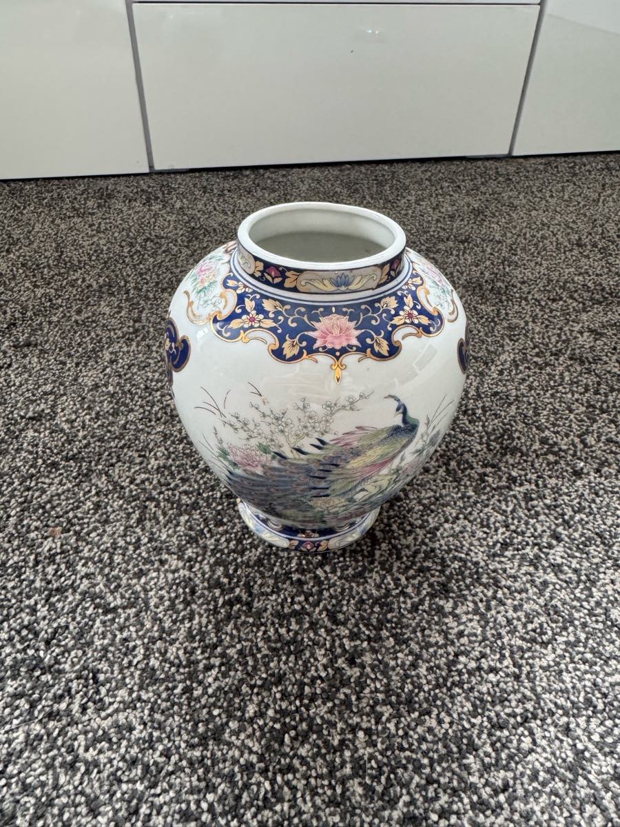 Rare Beautiful Toyo Japanese Urn in Blues with Peacocks & Pastel Flowers&Gilding