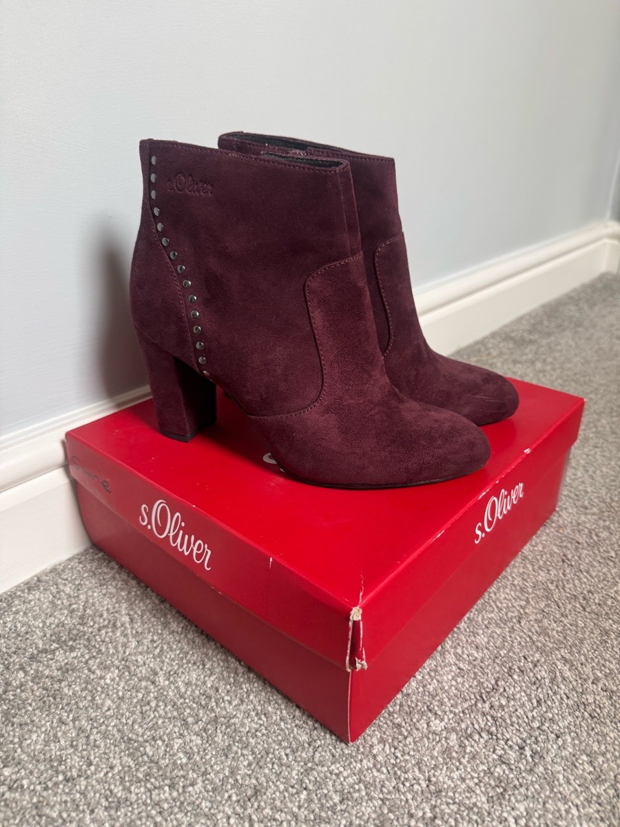 S.Oliver burgundy suede ankle boots with 3.5" heel