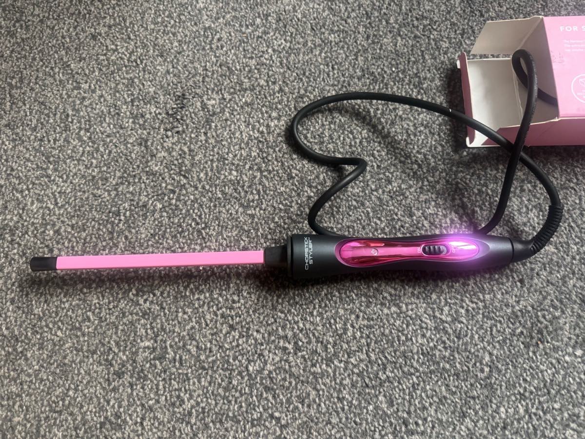 Heroine pink chopstick curler