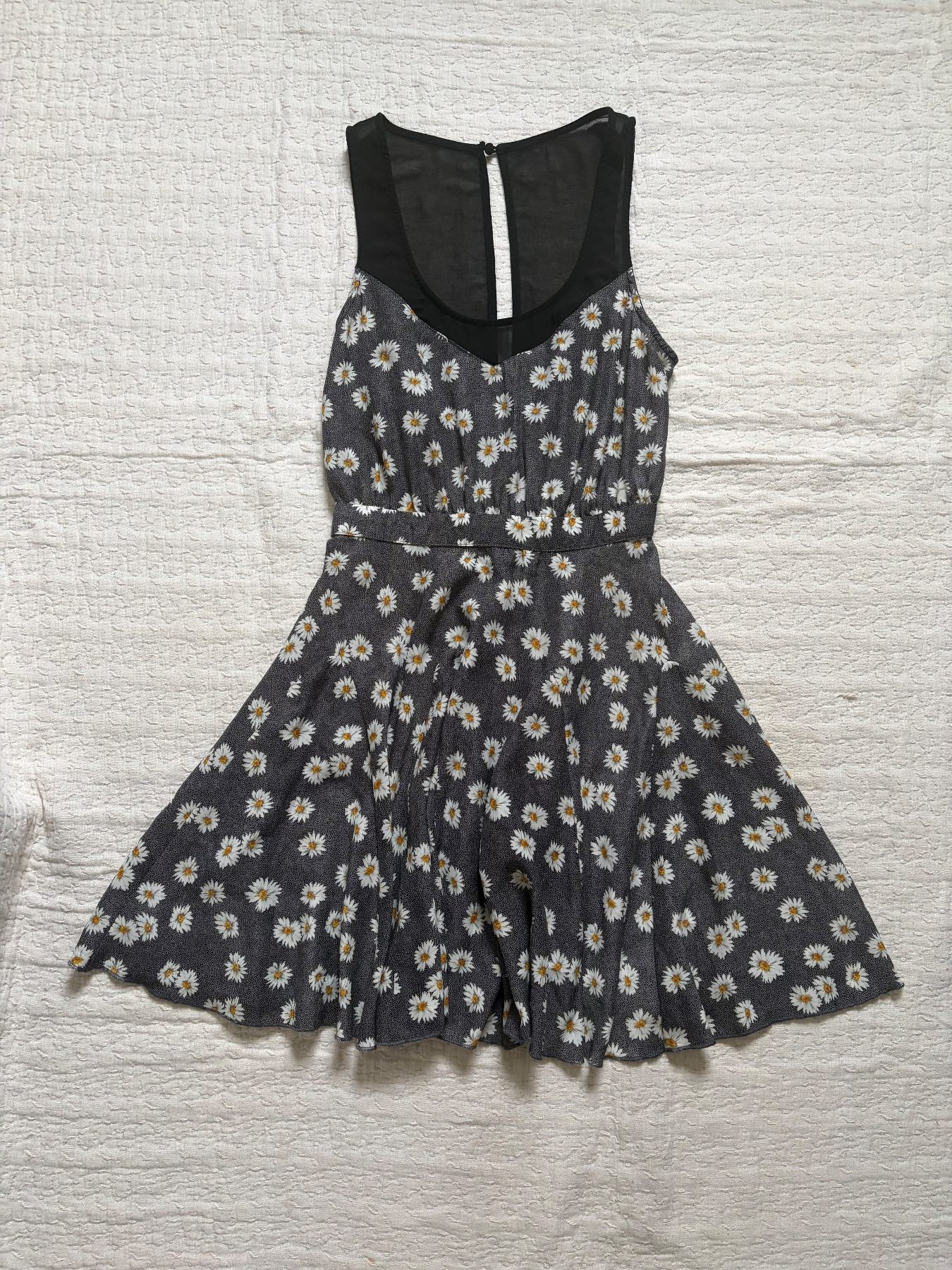 Urban Outfitters Daisy Dress Size S