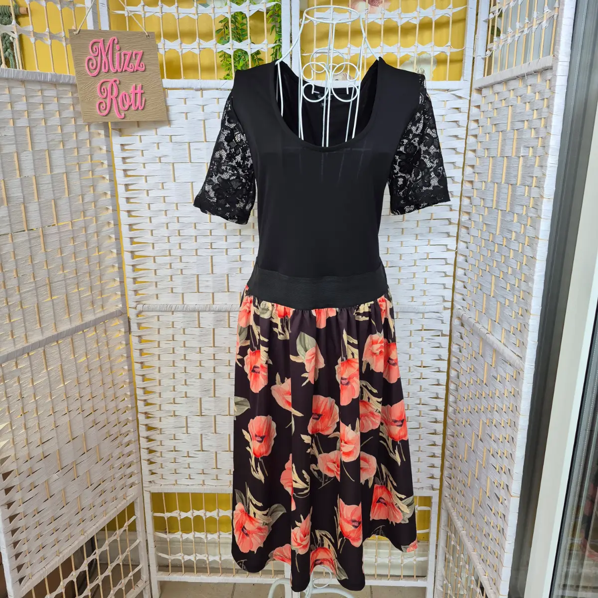Simply Be Floral Poppy Dress with Lace Sleeves – Size UK 18