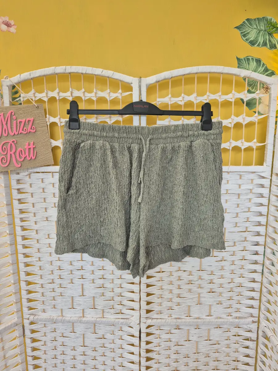 Sage Green Textured Plissé Shorts - Size XL (With Pockets!)