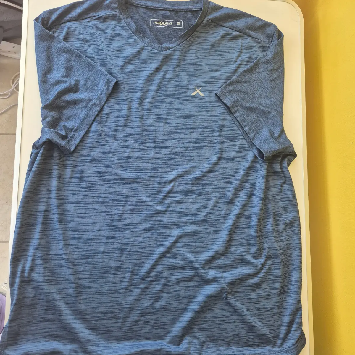 Maxed Dri-Sport Men's V-Neck Athletic T-Shirt - Size XL