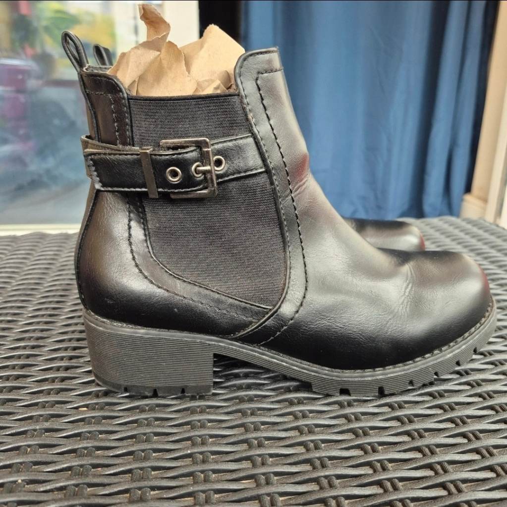 YOURS Black Heeled Chelsea Ankle Boots Size 6