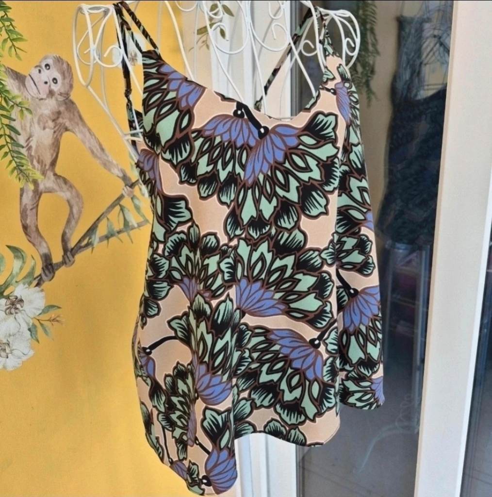 River Island Floral VNeck summer Cami Top Size 12