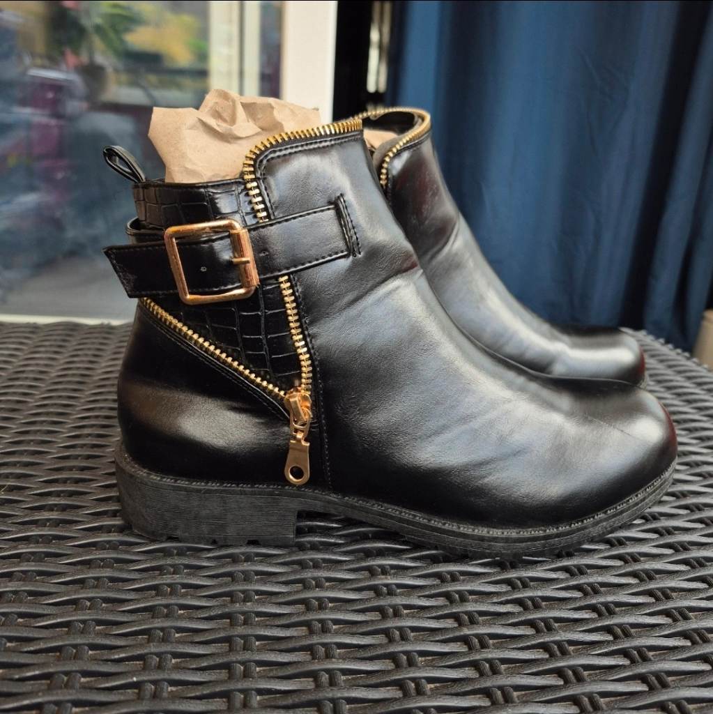 Ajvani Black Faux Leather Ankle Boots with Gold Zip Buckle Details - Size 6