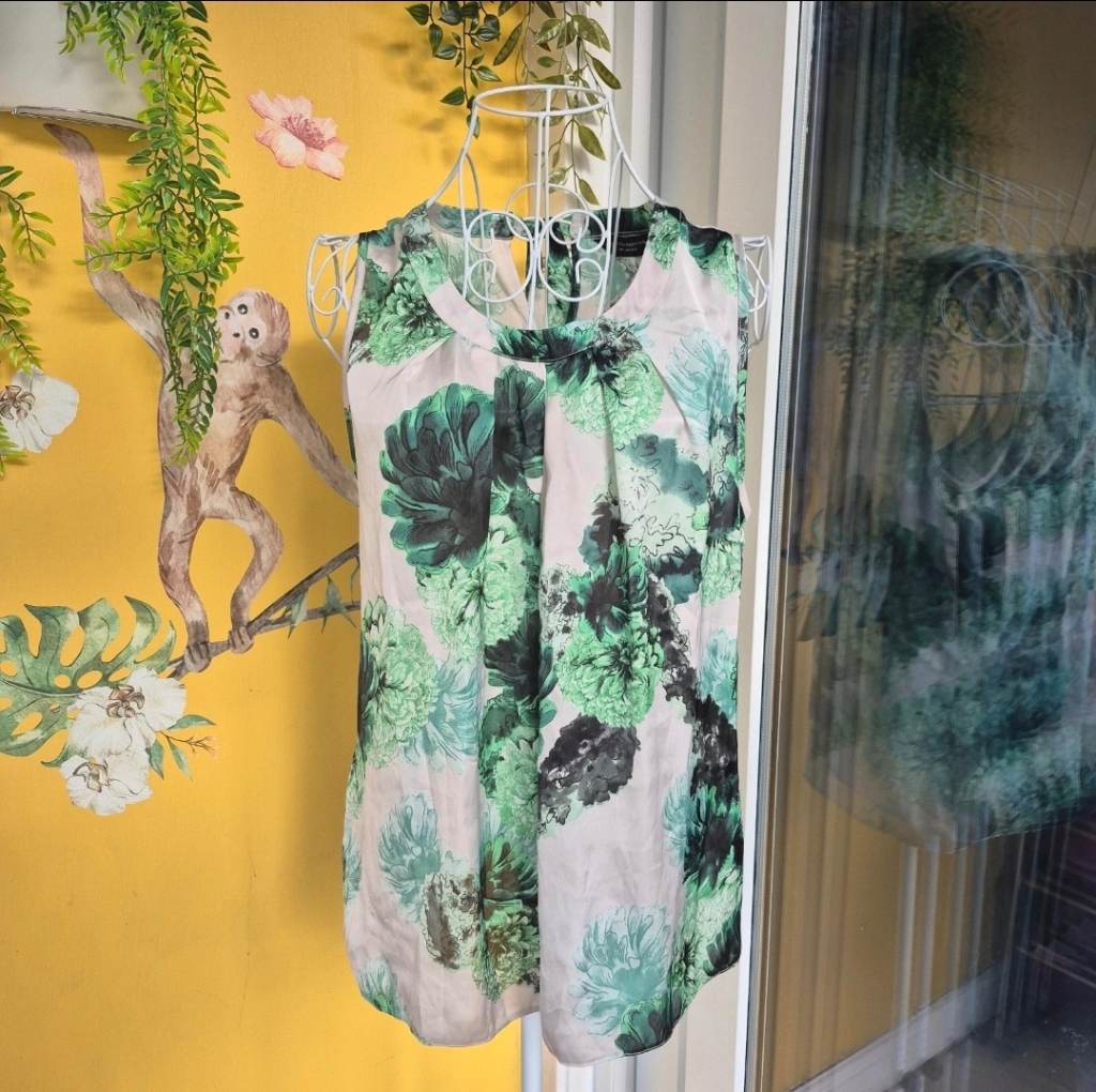 Green Floral Sleeveless Blouse Size 16