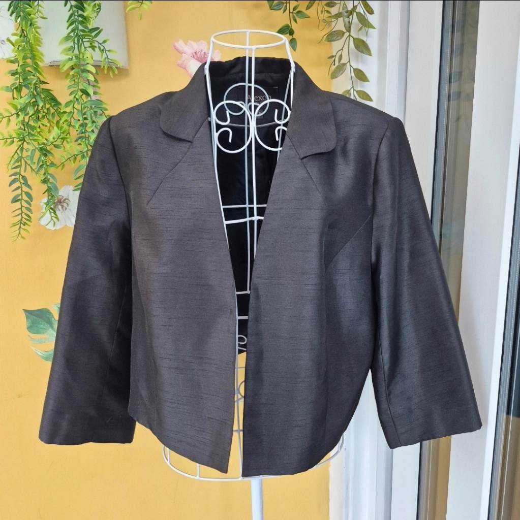 Black Cropped Occasion Blazer Size 18