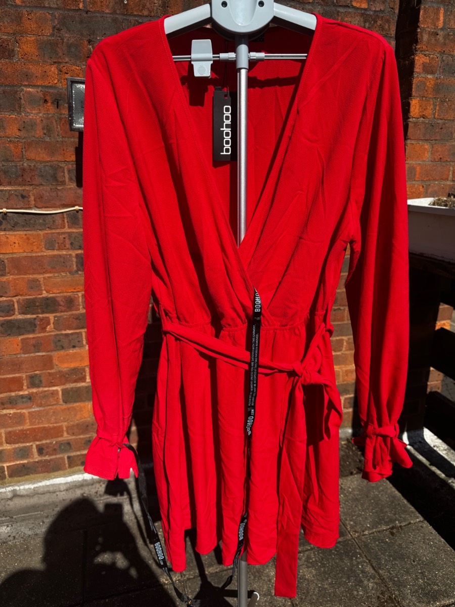 Boohoo red v-neck dress