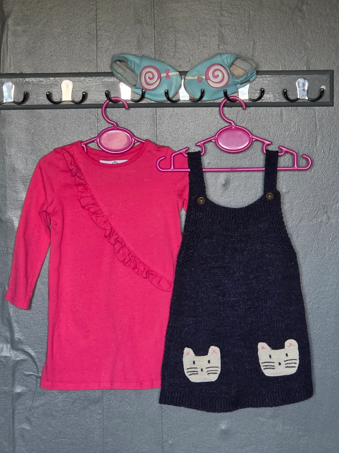 M&S Kids & Bobux Girls 3-Piece Outfit Bundle – Ruffle Top, Knit Cat Dress & Leather First Walker Sho