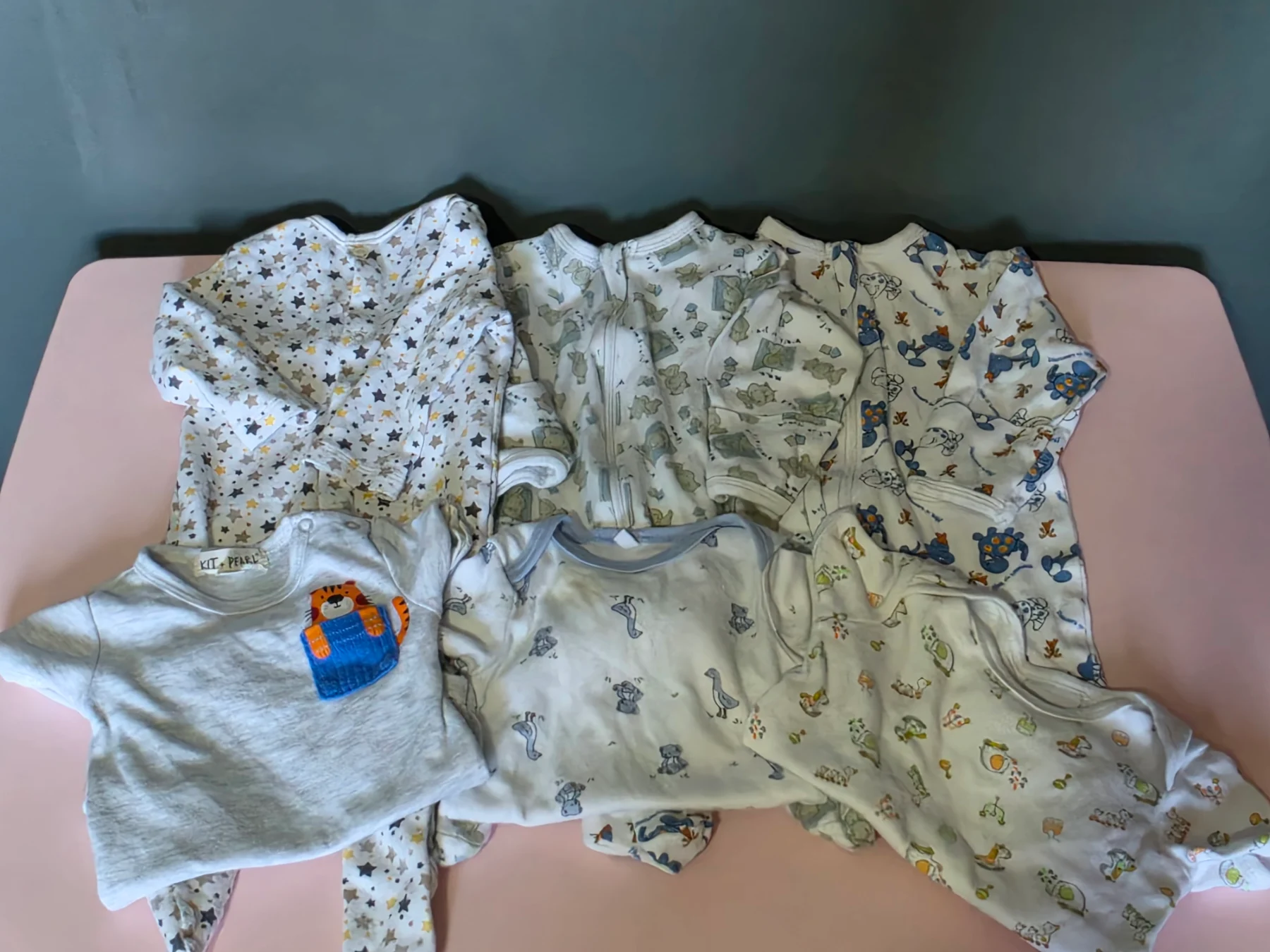 6-Piece Baby Clothes Bundle (Size 6-9 Months) inc. Kit + Pearl - Excellent Condition