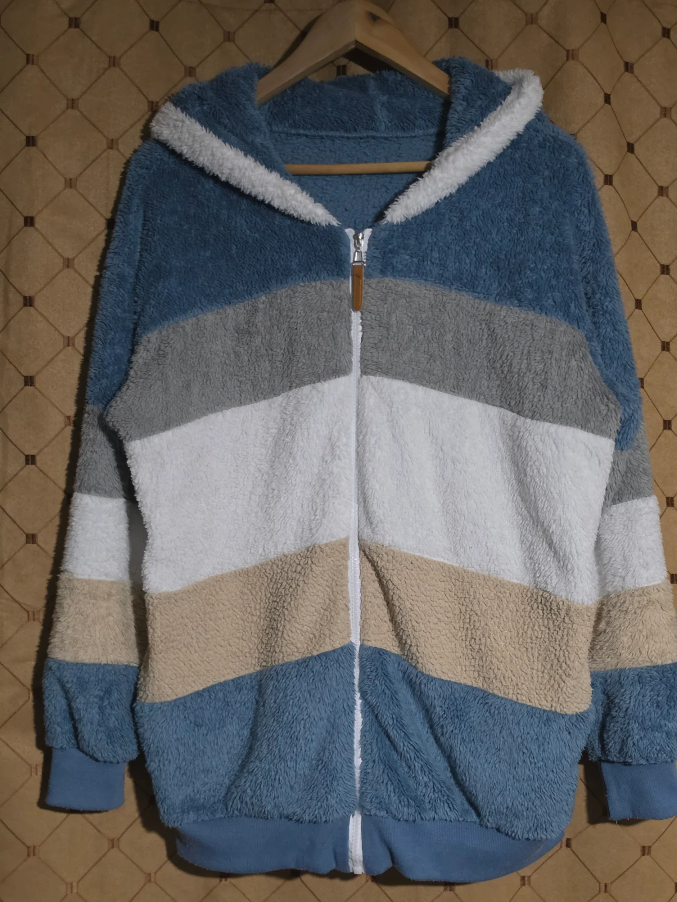 Cozy Colorblock Sherpa Fleece Zip-Up Hoodie Jacket (Size L)