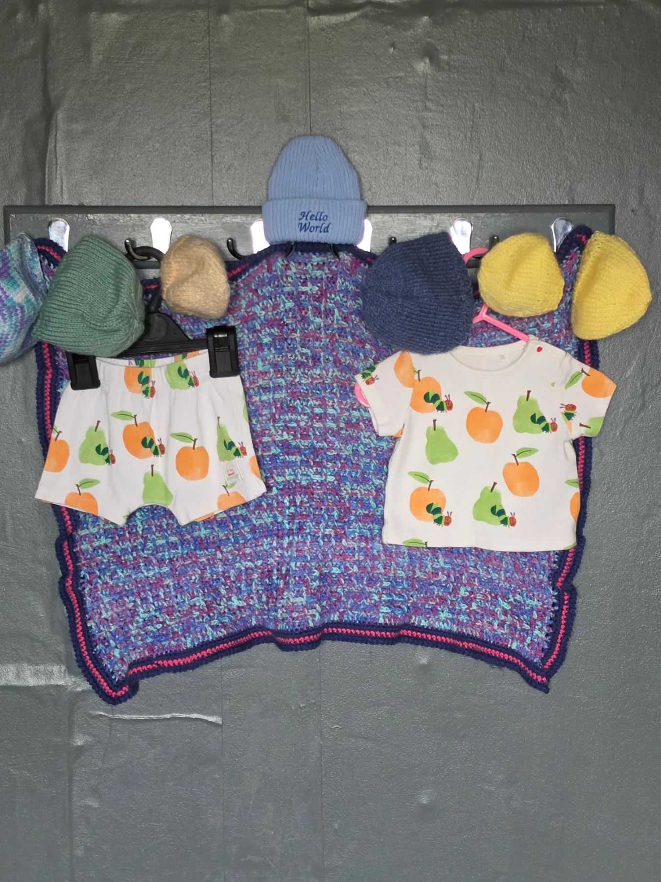 Tu The Very Hungry Caterpillar 0-3 Months Outfit, Crochet Blanket & Hat Bundle
