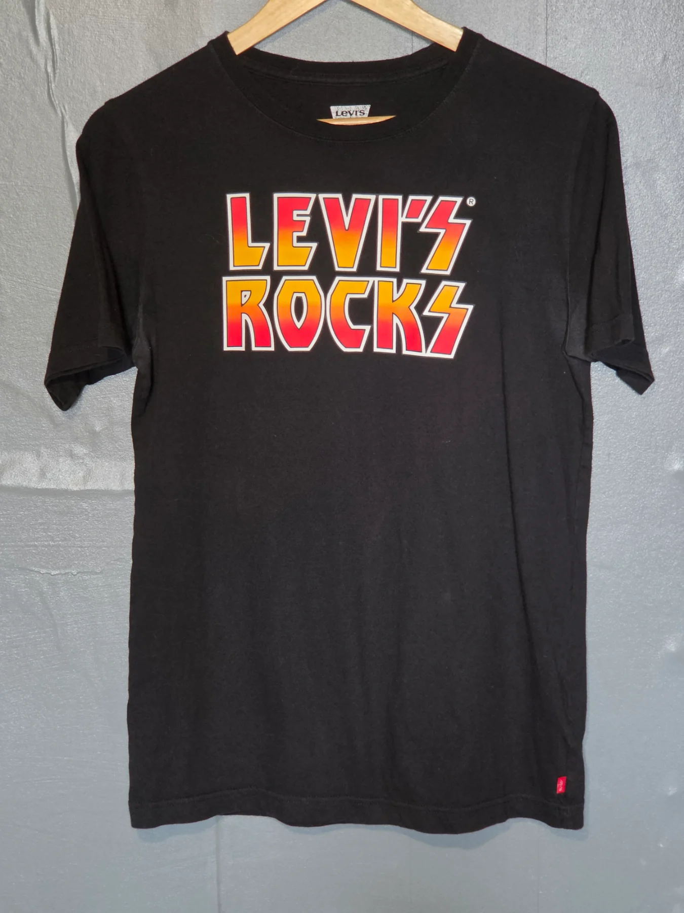 Levi’s Rocks Black Graphic Tee Shirt Youth Size 16A 176cm (Fits Adult XS / S)