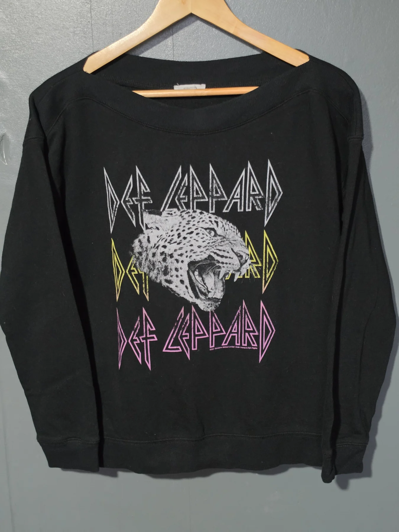 Maurices Def Leppard Black Off-The-Shoulder Graphic Sweatshirt - Size S