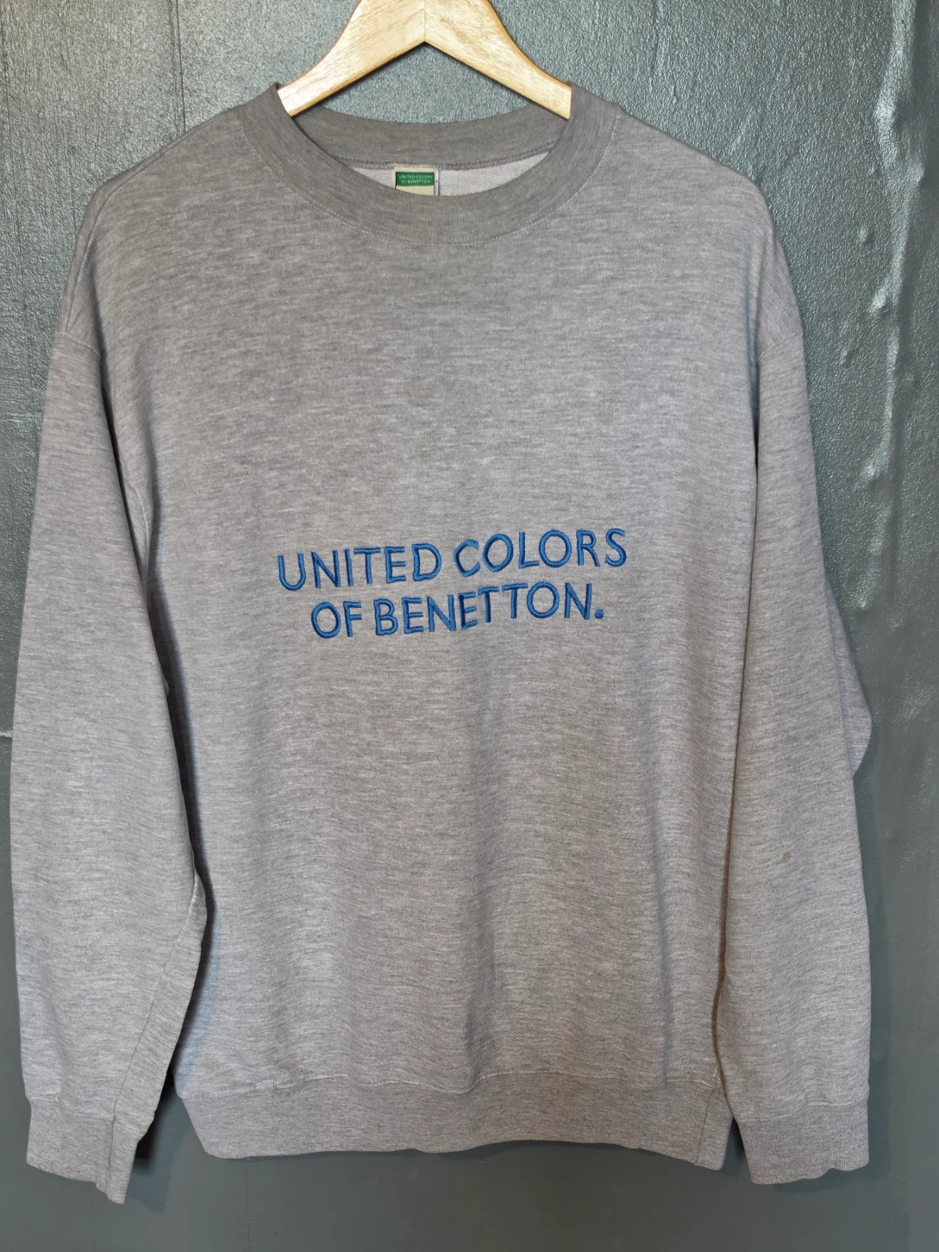 Vintage 90s United Colors of Benetton Embroidered Spellout Sweatshirt – Grey (Fits Men's L)