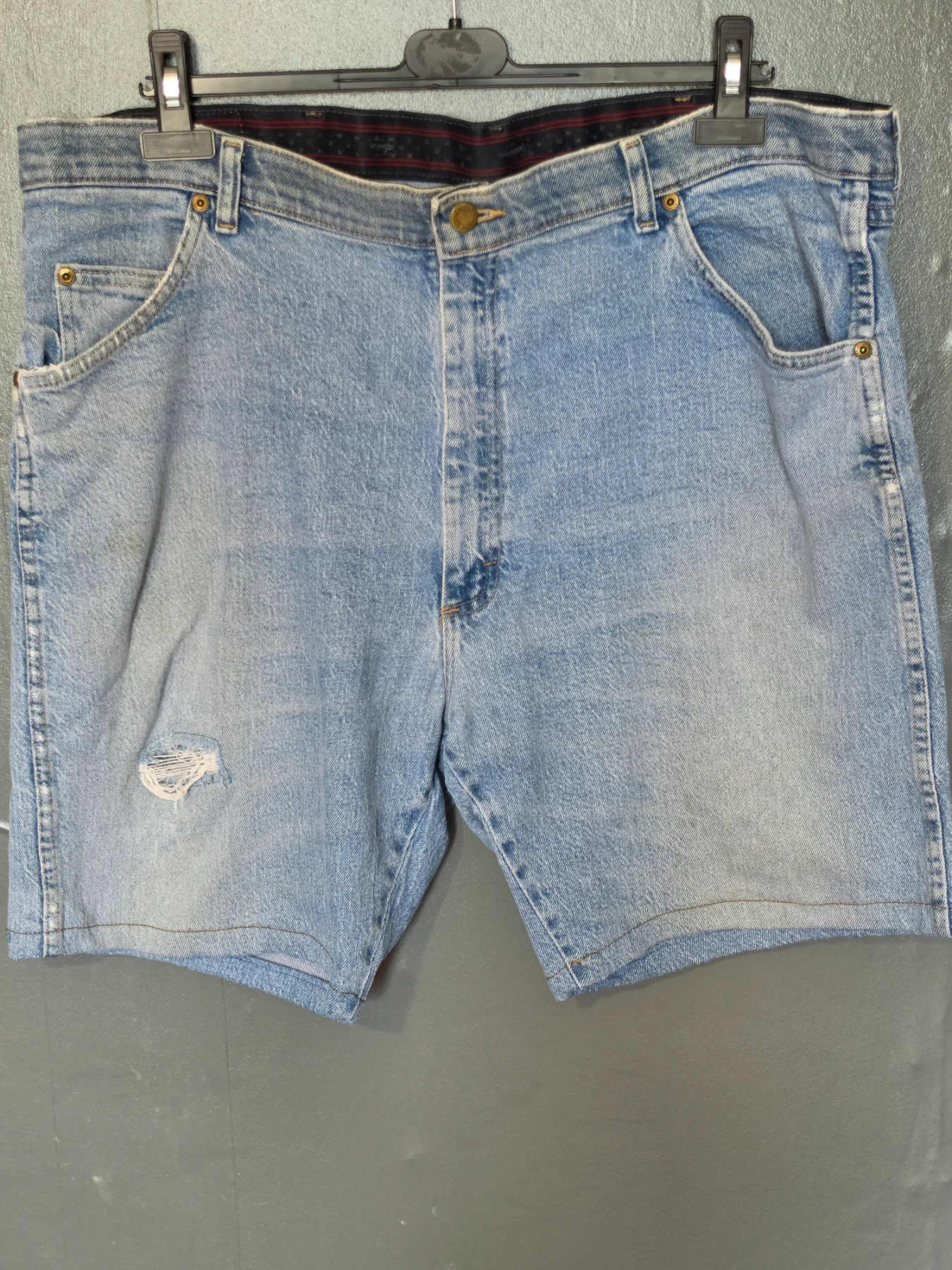 Wrangler Regular Fit Distressed Denim Jorts Shorts - Size 40