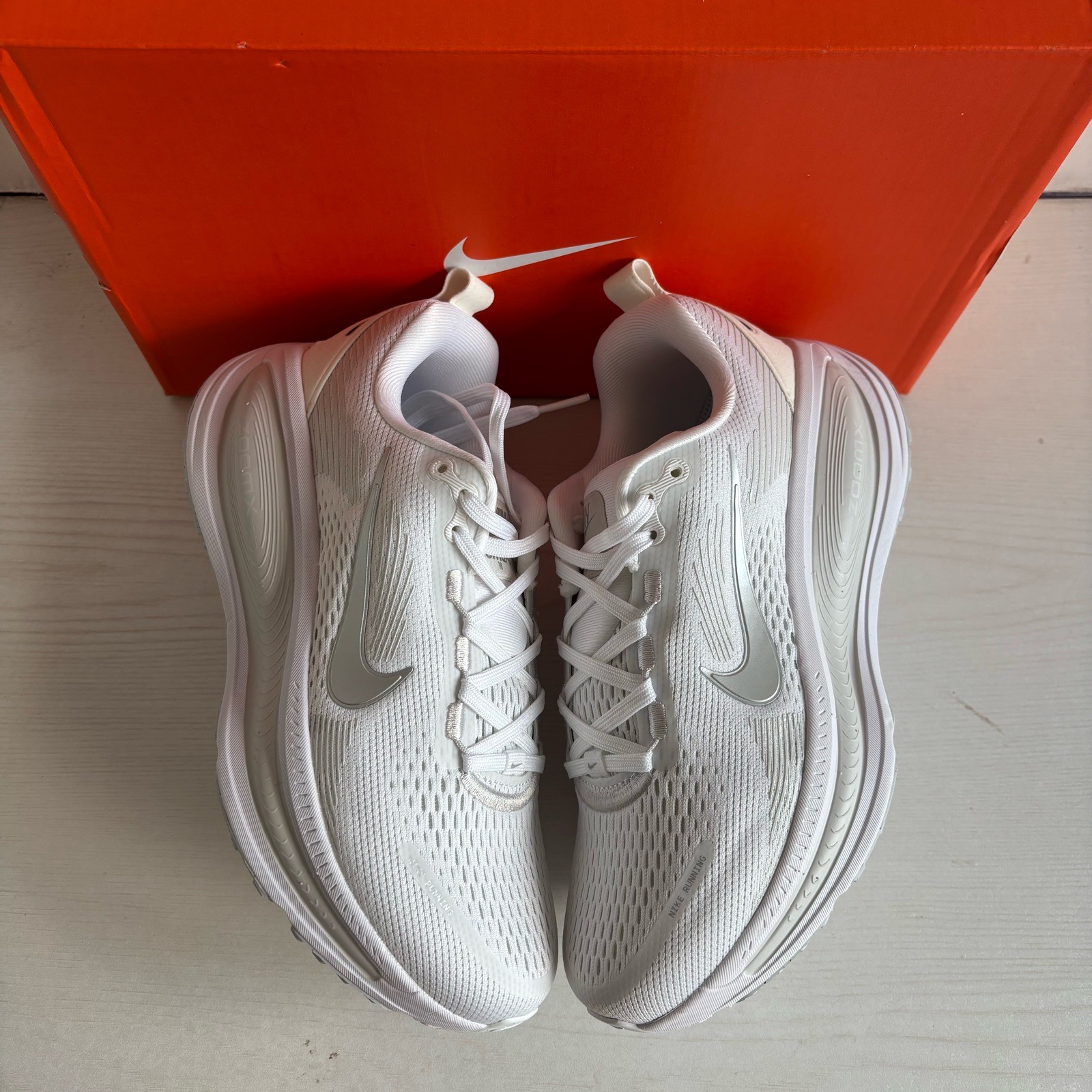 Nike Air Vomero 18 White UK 4.5
