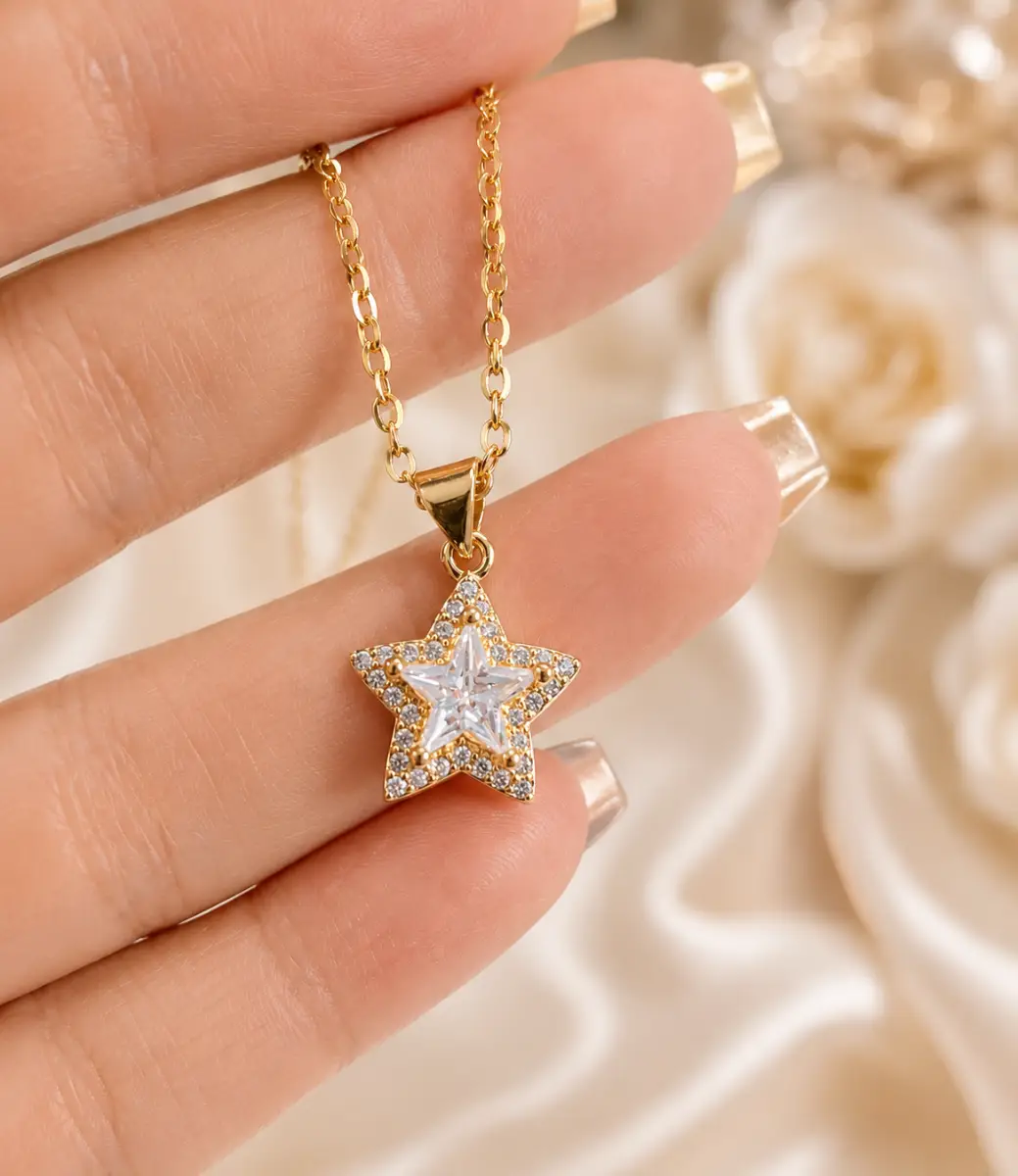 Star diamente gold necklace