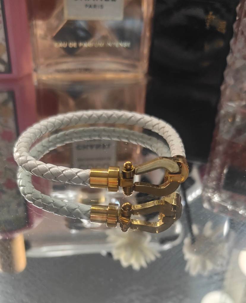horseshoe bracelet