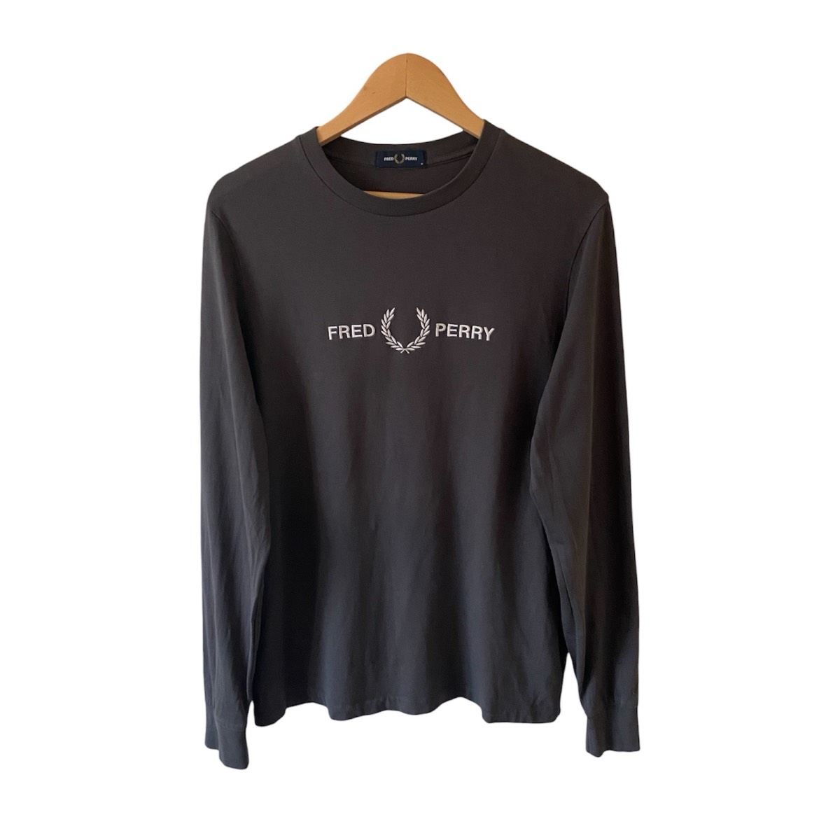 Fred Perry Long Sleeve T-Shirt Men’s M Grey Embroidered Logo Spell Out Cotton