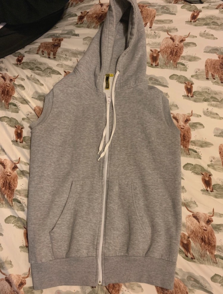 Grey zip up hoodie perfect for gym