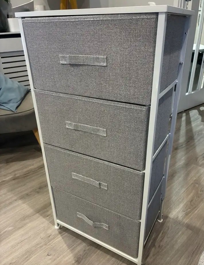 Modern chest of drawers